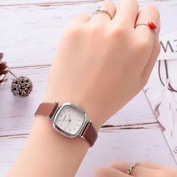 2024 Нови часовници Дамски Модни ежедневни часовници с кожена каишка на Проста жена циферблат Кварцов часовник Ръчен часовник Reloj Mujer